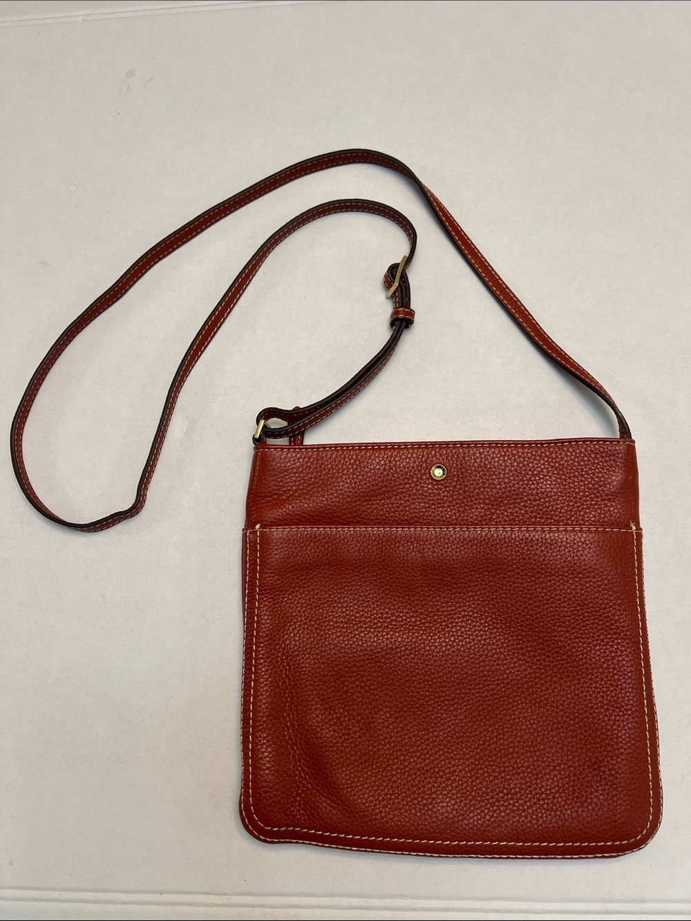 G.I.L.I BROWN PEBBLED LEATHER ZIP TOP CROSSBODY BAG
